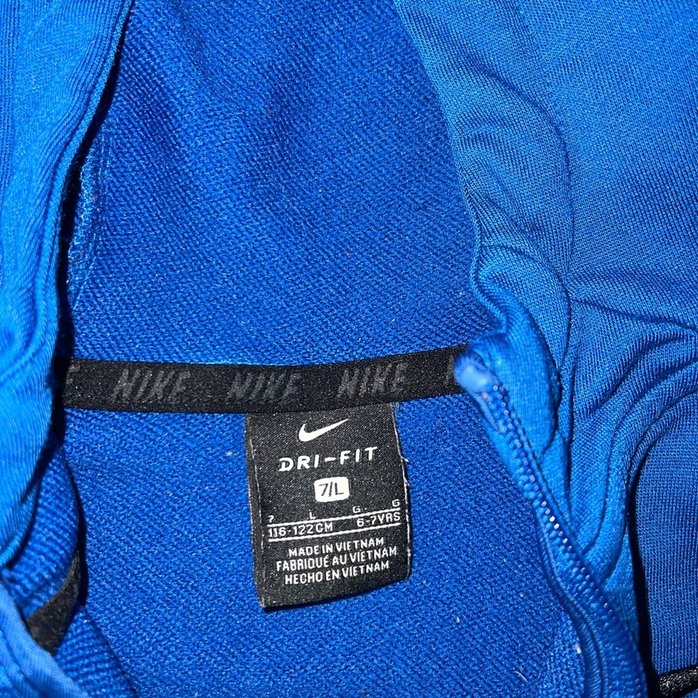 Nike - Picture 16 of 17